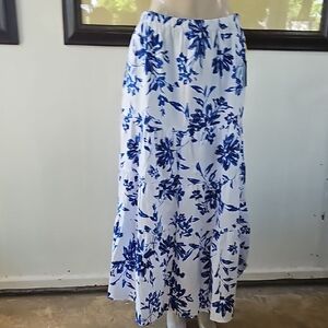Floral Blue and White Women's Skirt Size Large